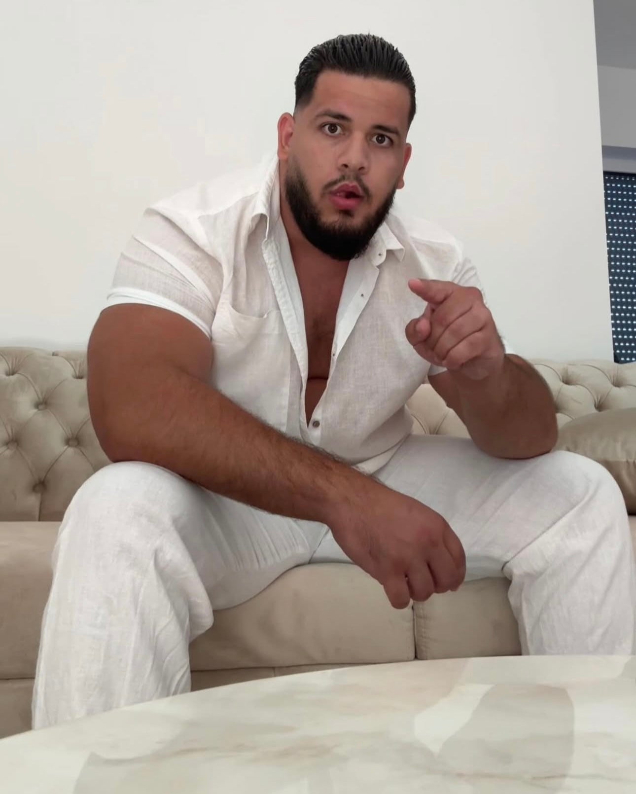 Persönlichs Gruß, Ansage oder Geburtstagswunsch-Video von Hamid Khan